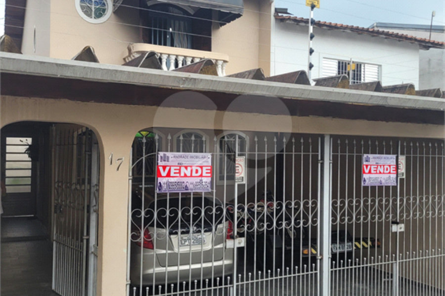 Sobrado à venda com 3 quartos, sendo 1 suíte,  em Tremembé, São Paulo, SP