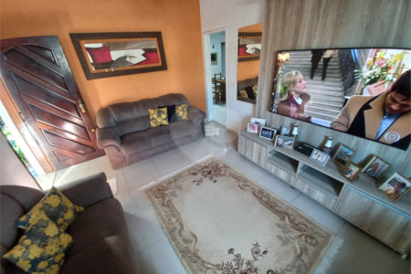 Casa térrea de 273m² com 2 dormitórios, 4 vagas e Edícula a venda - Jardim das Palmas