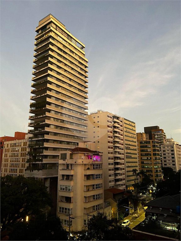 Apartamento à venda com 2 quartos, sendo 1 suíte,  em Cerqueira César, São Paulo, SP