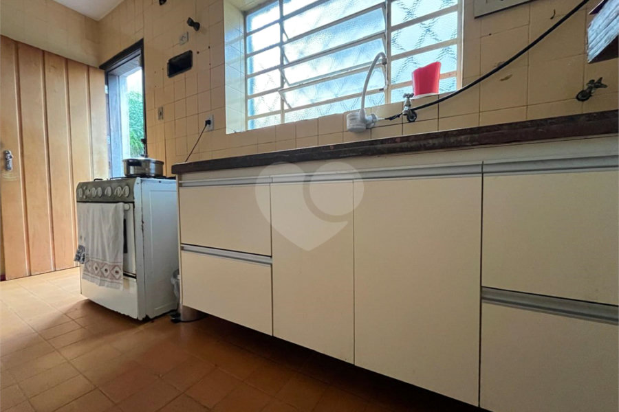 Sobrado à venda com 5 quartos, sendo 1 suíte, em Palmas do Tremembé, São Paulo, SP