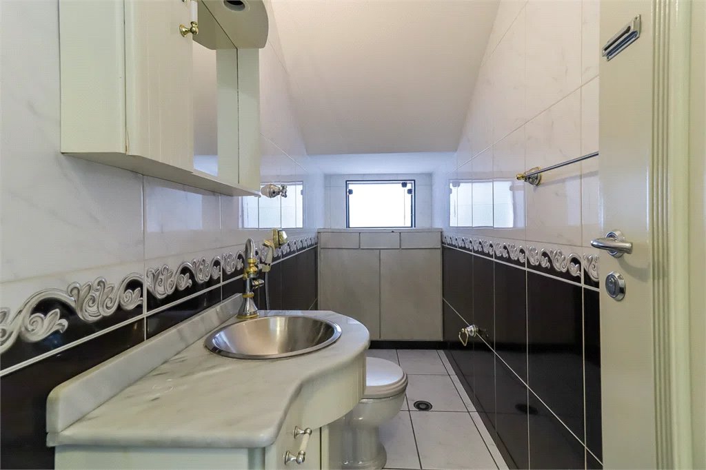Casa à venda com 3 quartos, sendo 1 suíte, em Brooklin Paulista, São Paulo, SP