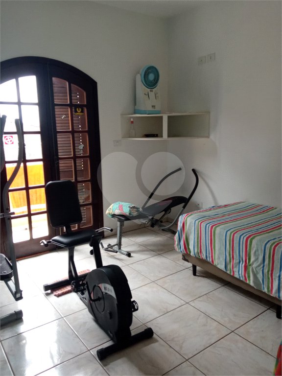Casa à venda com 4 quartos, sendo 1 suíte,  em Vila Bela Flor, Mogi das Cruzes, SP