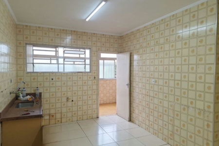 Apartamento Amplo a Apenas 120 Metros da Praia – Localização Privilegiada na Ponta da Praia!