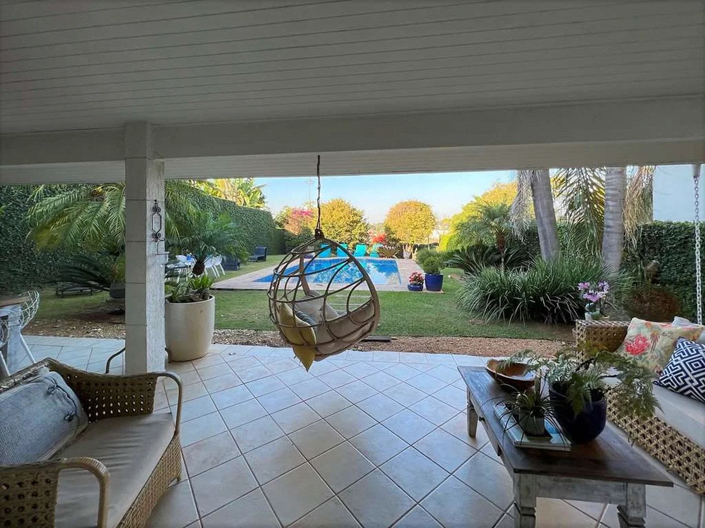 Casa à venda com 4 suítes em Vila Santo Antônio, Cotia, SP
