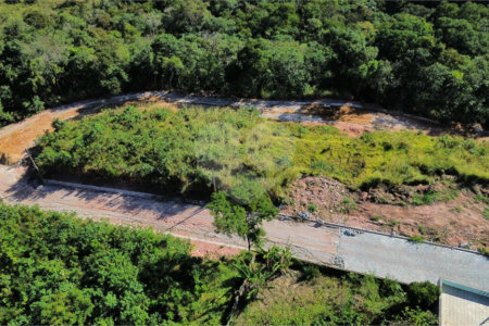 Terreno à venda no condomínio Bosque da Represa, Nazaré Paulista - SP