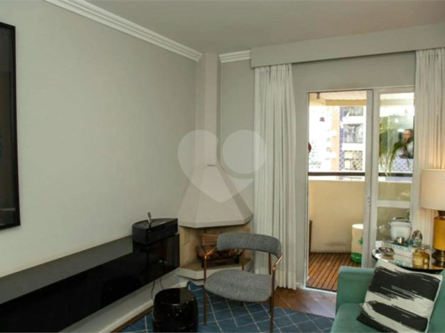 Apartamento à venda com 3 quartos, sendo 1 suíte,  em Brooklin, São Paulo, SP