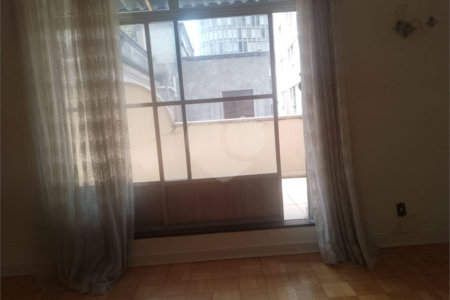 Apartamento à venda com 4 quartos, sendo 1 suíte, em República, São Paulo, SP