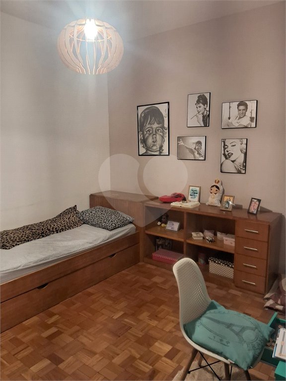 Casa à venda com 3 quartos, sendo 2 suítes, no condomínio Rio Bon, Rio de Janeiro - RJ