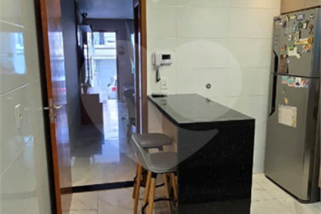 Casa à venda com 3 quartos, sendo 1 suíte, no condomínio Travessa Sílvio Lazzari,38, São Paulo - SP