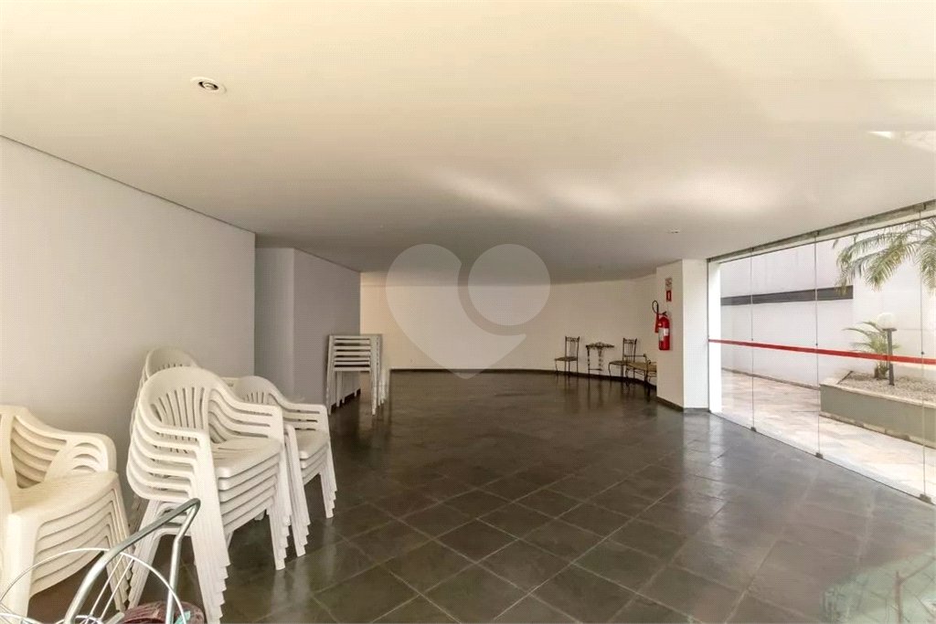 Apartamento à venda com 3 quartos, sendo 1 suíte,  em Moema, São Paulo, SP