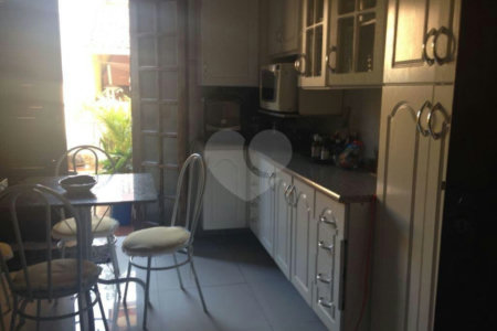 Sobrado à venda com 3 quartos, sendo 1 suíte, em Santa Teresinha, São Paulo, SP