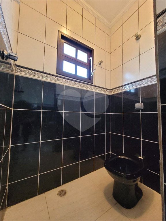 Sobrado à venda com 3 quartos, sendo 1 suíte,  em Jardim Ana Rosa, Suzano, SP