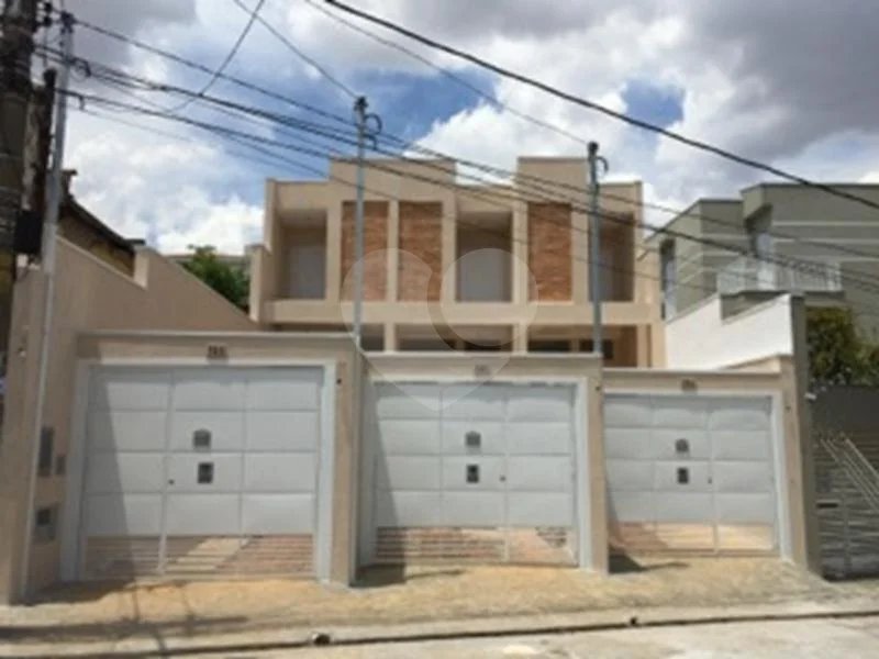 Sobrado novo nunca habitado.