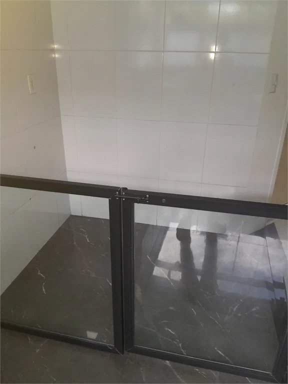 Casa à venda ou para alugar com 4 suítes em Chácaras São Carlos, Cotia, SP