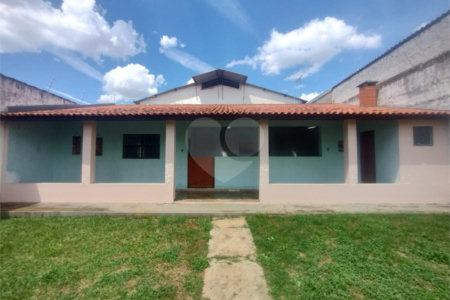 Casa à venda com 5 quartos, sendo 1 suíte, em Parque da Lagoa, Itapetininga, SP