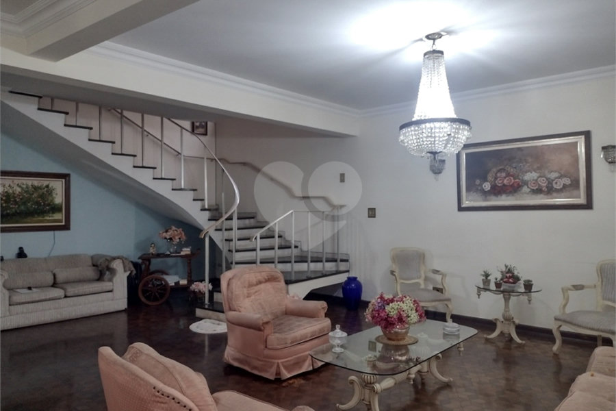 Sobrado à venda com 6 quartos, sendo 1 suíte,  em Vila Gustavo, São Paulo, SP