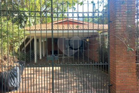 Casa à venda com 3 quartos, sendo 2 suítes, em Morumbi, São Paulo, SP