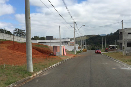 Terreno à venda no condomínio Residencial Veneza, Mogi das Cruzes - SP