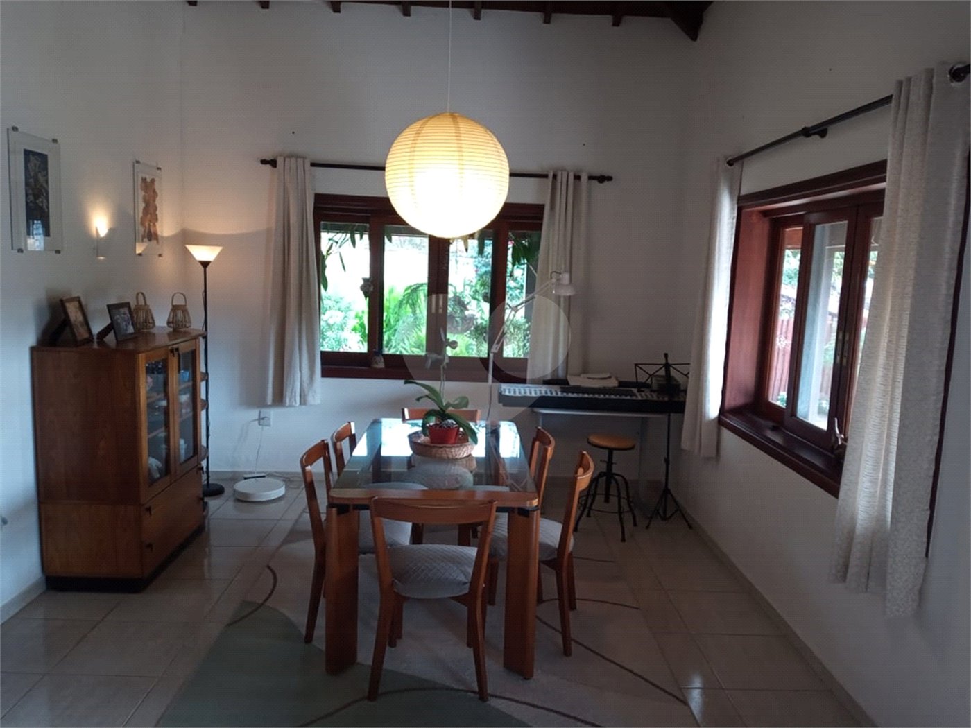 Casa à venda ou para alugar com 3 quartos, sendo 1 suíte, no condomínio Recanto Florido, Vinhedo - SP