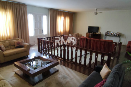 Casa à venda com 4 quartos, sendo 2 suítes,  no Centro, Itu, SP