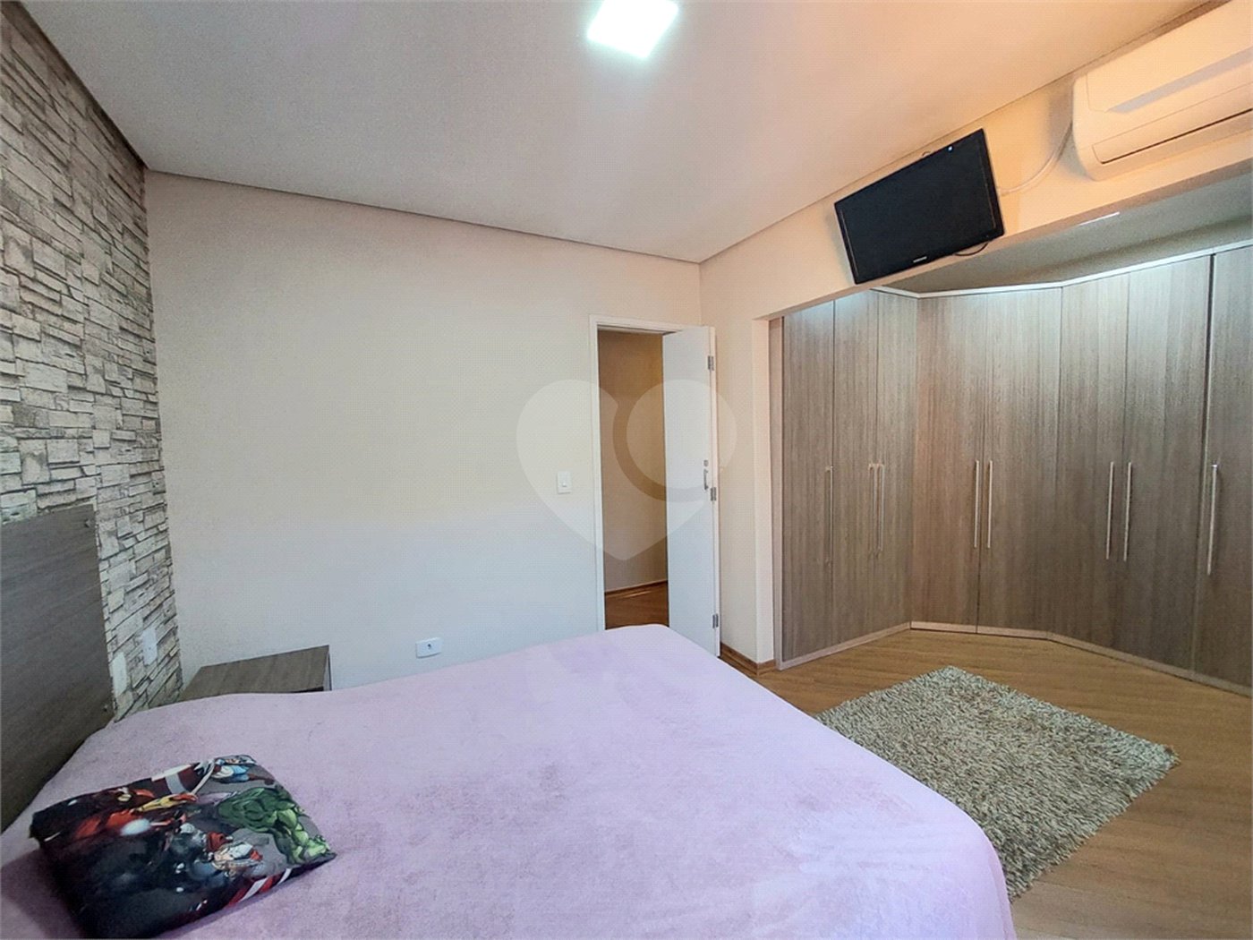 Sobrado à venda com 3 quartos, sendo 1 suíte, em Jaraguá, São Paulo, SP