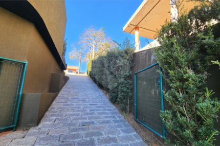 Casa à venda ou para alugar com 5 suítes no condomínio Residencial Jardim Primavera, Louveira - SP
