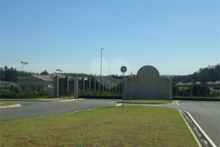 Casa à venda no condomínio Villa dos Pinheiros, Indaiatuba - SP
