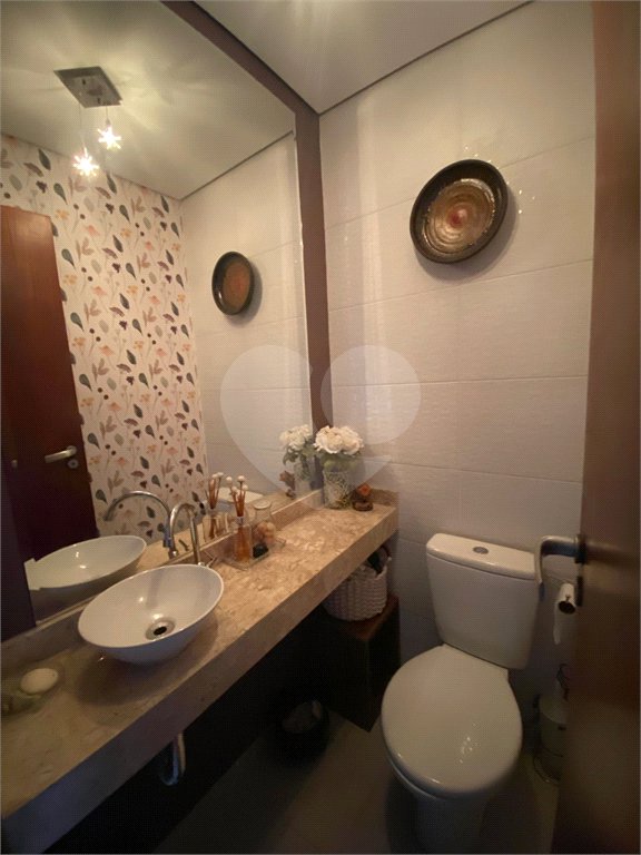 Casa à venda com 3 quartos, sendo 1 suíte, no condomínio Residencial Santa Teresinha, São Paulo - SP