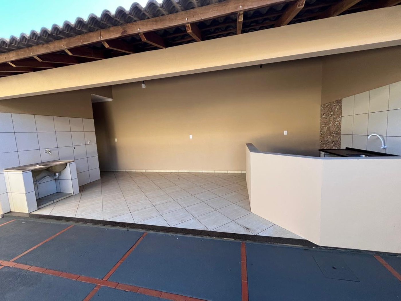 Casa à venda com 4 quartos, sendo 1 suíte,  em Jardim Maristela, Três Lagoas, MS
