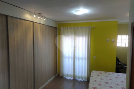 Sobrado à venda com 3 quartos, sendo 1 suíte, em Vila Laís, São Paulo, SP