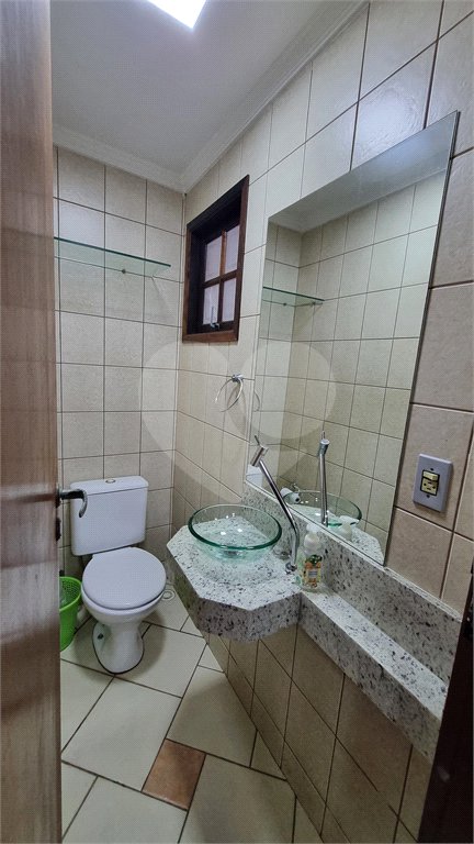 Sobrado à venda com 4 quartos, sendo 1 suíte, em Tremembé, São Paulo, SP