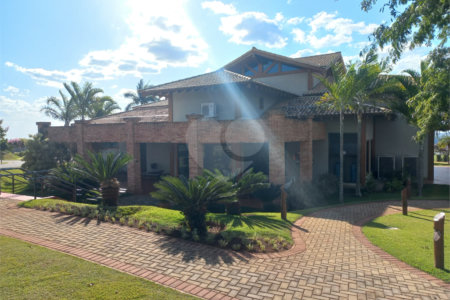 Terreno para venda no condomínio de alto padrão Damha Golf