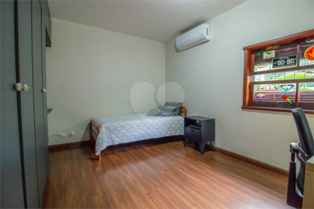 Casa à venda com 3 quartos, sendo 1 suíte, em Alto da Boa Vista, São Paulo, SP