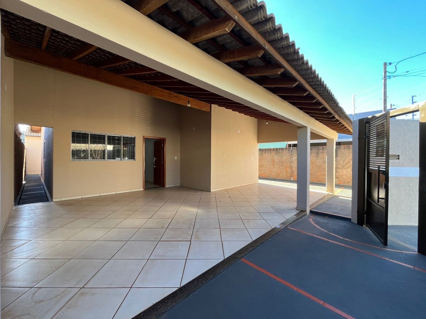 Casa à venda com 4 quartos, sendo 1 suíte,  em Jardim Maristela, Três Lagoas, MS