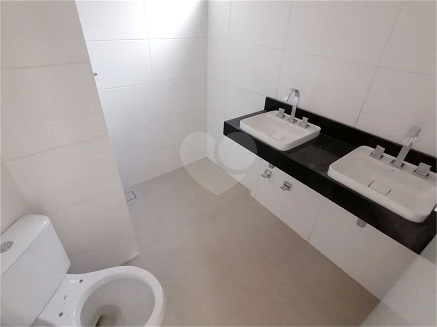 Casa à venda ou para alugar com 3 quartos, sendo 1 suíte,  no condomínio Cube Tutóia, São Paulo - SP