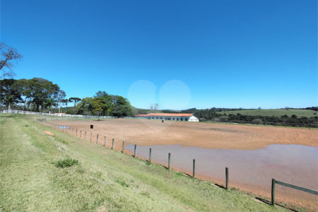 Fazenda para alugar com 3 quartos em Vila Santana, Itapetininga, SP