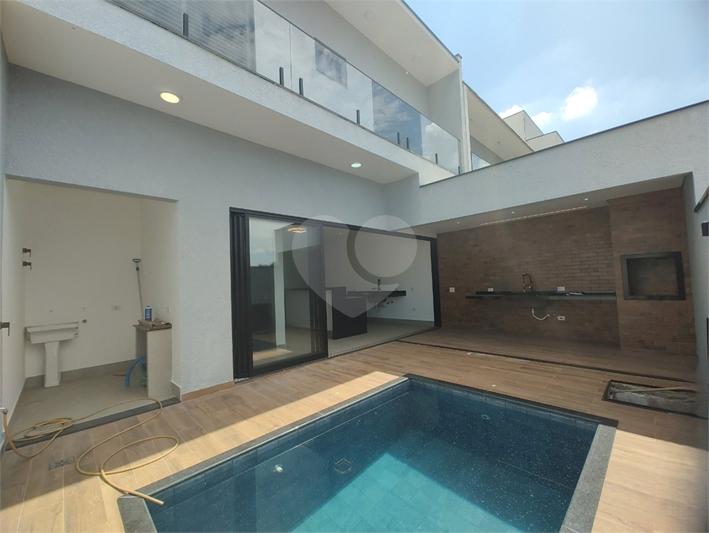 Casa à venda com 3 suítes no condomínio Terras de São Francisco, Sorocaba - SP