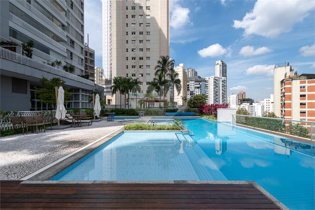 Apartamento à venda com 3 suítes em Sumarezinho, São Paulo, SP