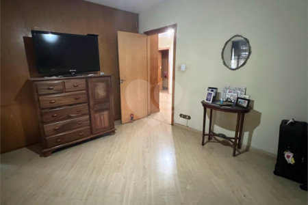 Casa à venda com 4 quartos, sendo 1 suíte, em Jardim das Vertentes, São Paulo, SP