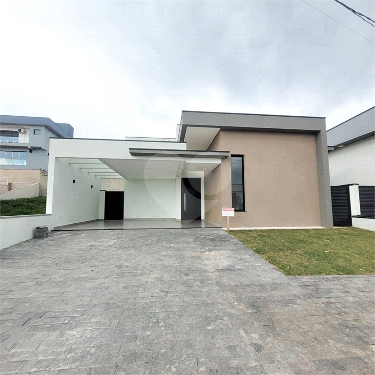 Casa à venda com 3 quartos, sendo 1 suíte, no condomínio Residencial Lagos D Icarai, Salto - SP