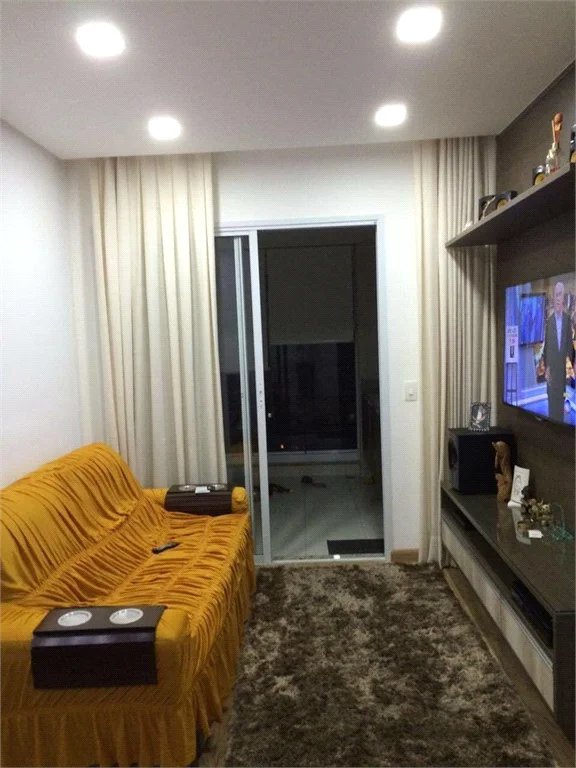 Apartamento à venda com 3 quartos, sendo 1 suíte,  em Parque Reboucas, São Paulo, SP