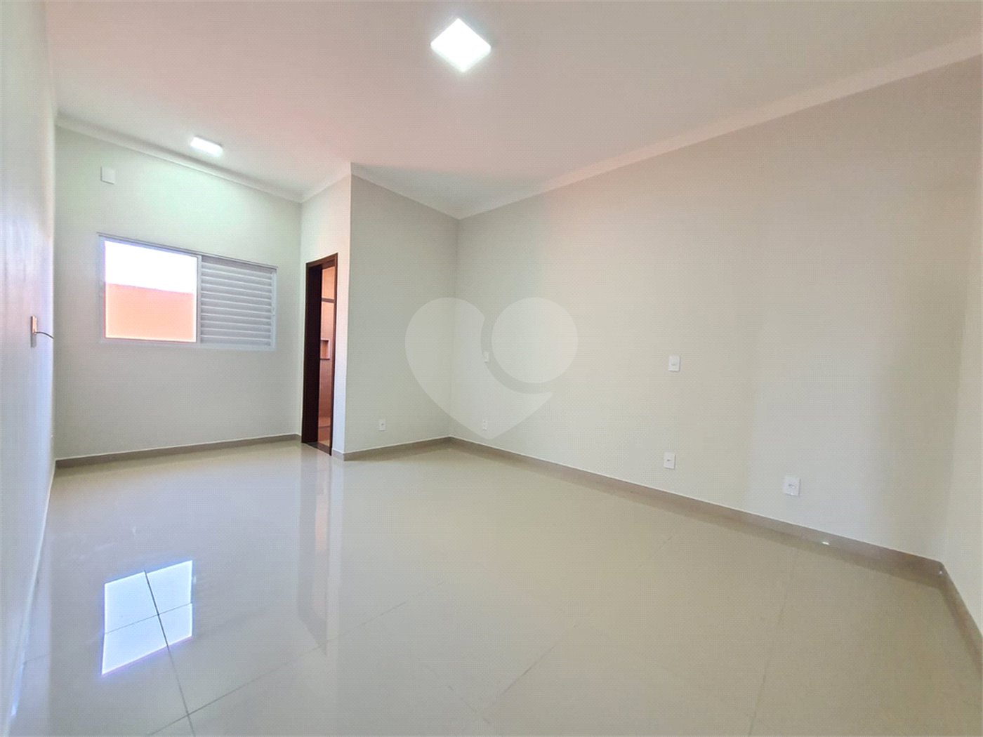 Casa à venda com 3 quartos, sendo 1 suíte,  no condomínio Residencial Reserva das Paineiras, Itapetininga - SP