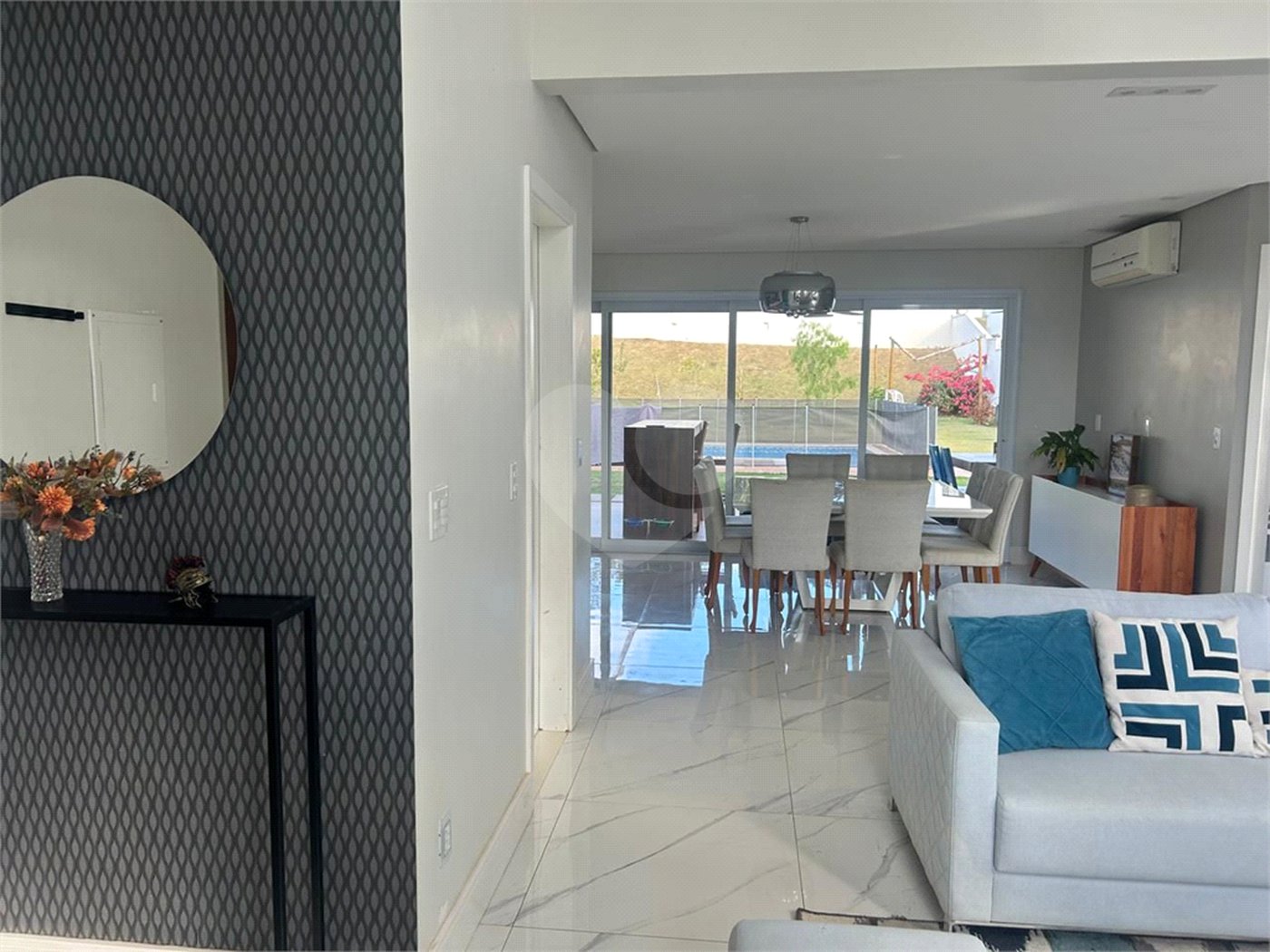 Casa à venda com 3 suítes no condomínio Terras de Lucas, Sorocaba - SP
