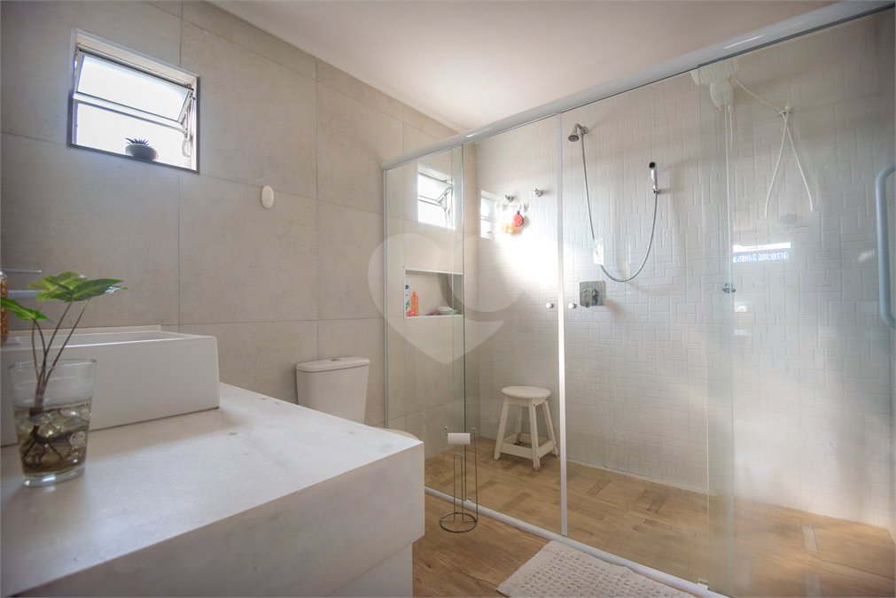 Sobrado à venda com 4 quartos, sendo 3 suítes,  em Planalto Paulista, São Paulo, SP