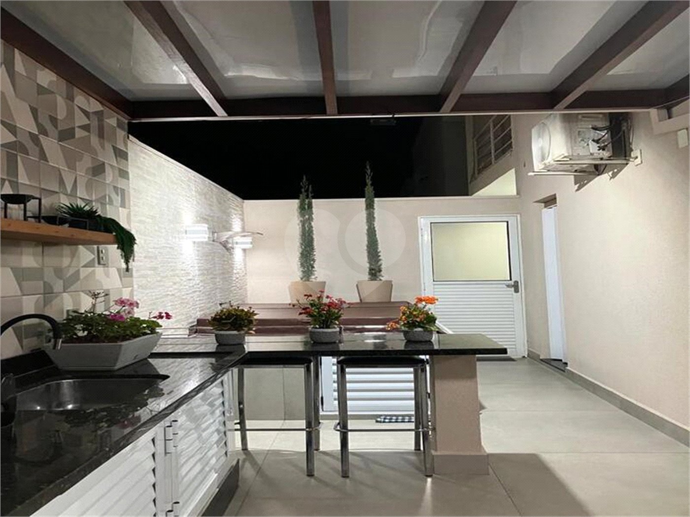 Casa à venda com 3 suítes no condomínio Maison Blanche, Indaiatuba - SP