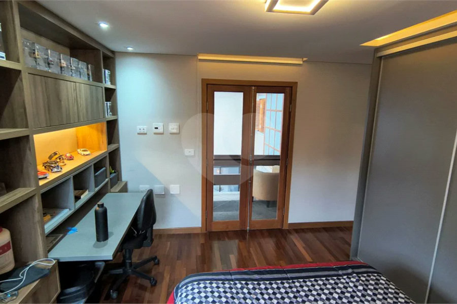 Casa à venda com 4 quartos, sendo 3 suítes, no condomínio Da Serra, São Paulo - SP