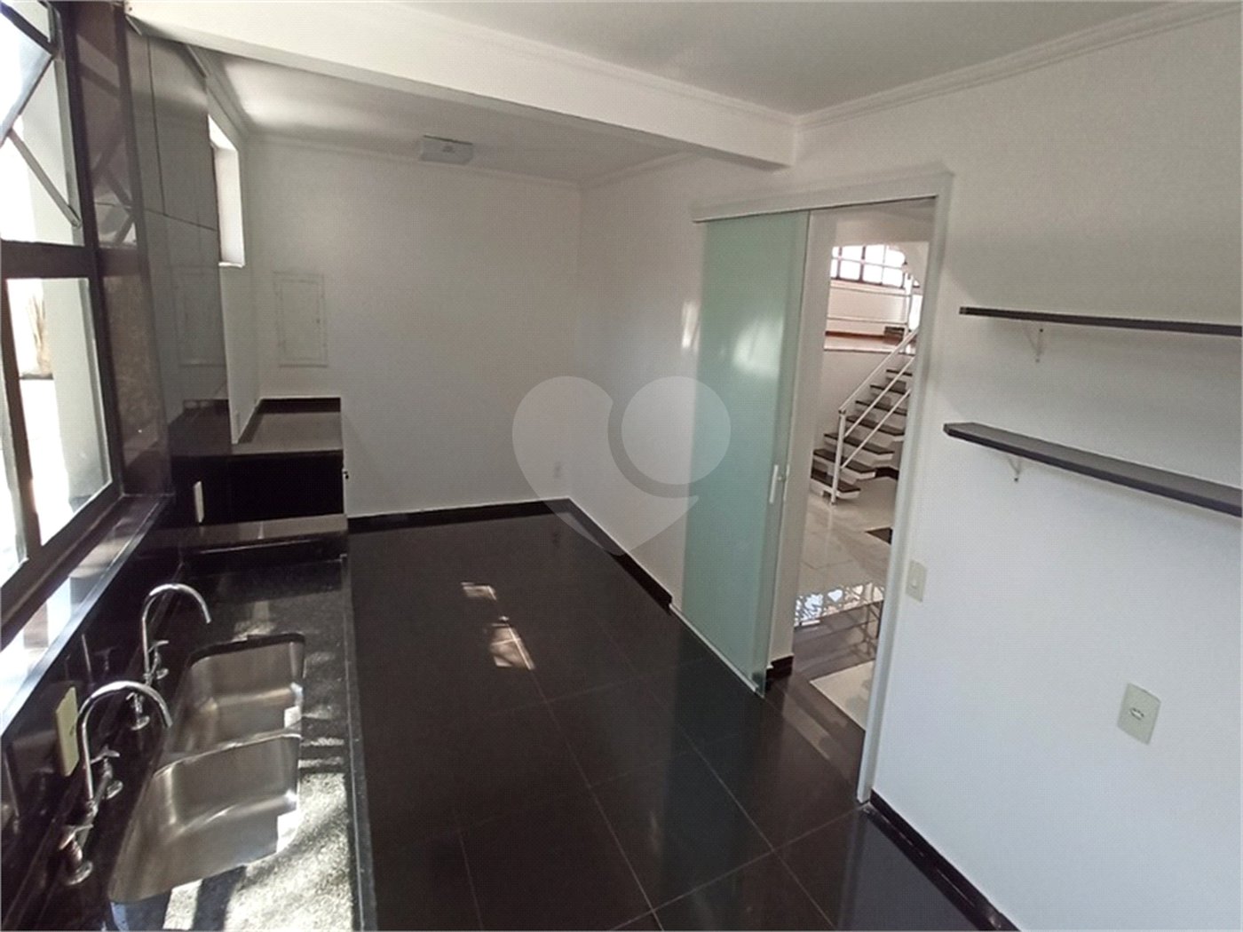 Sobrado para alugar com 3 quartos, sendo 1 suíte,  em Vila Oliveira, Mogi das Cruzes, SP