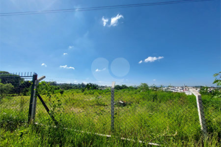 Terreno à venda com 1 suíte em Vista Alegre, Vinhedo, SP