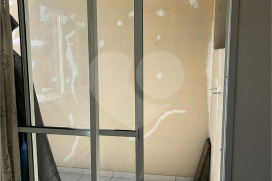 Casa à venda com 3 quartos, sendo 1 suíte,  no condomínio Village St. Louis, São Paulo - SP
