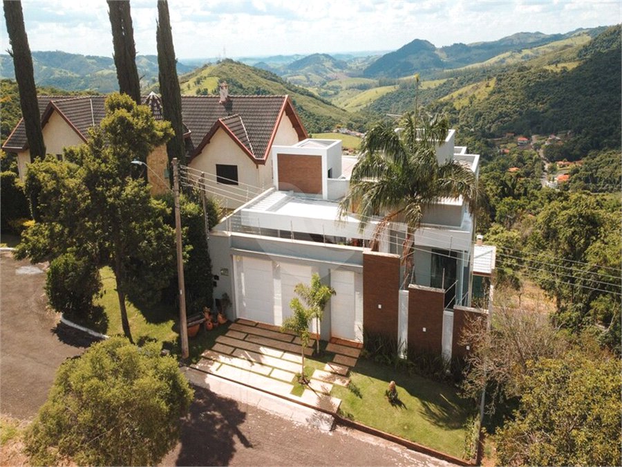 Casa à venda com 5 suítes em Jardim Mirante das Estâncias, Águas de Lindóia, SP